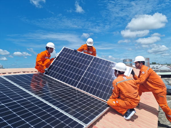 TP HCM kiến nghị cơ chế mua bán điện mặt trời lắp trên mái nhà