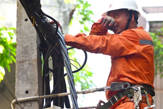 'Giá điện sẽ có tăng, giảm khi sửa cơ cấu bán lẻ bình quân'